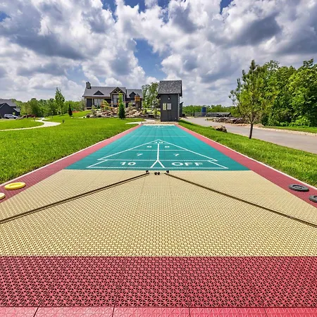 Luxury Lakefront Villa - Free Huge Pool/Hot Tub - Mini Golf